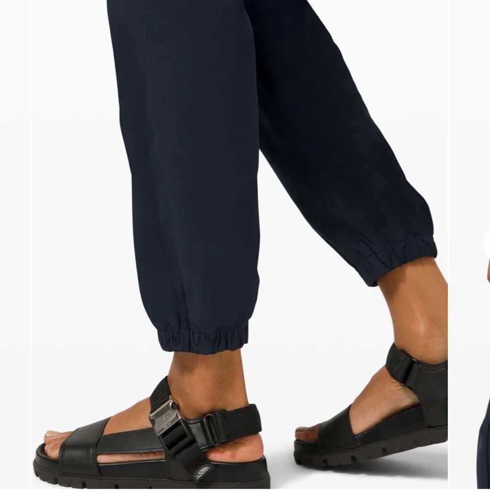 Lululemon Warpstreme High-Rise 7/8 Jogger‎ True Navy Size 26